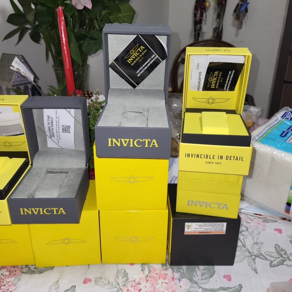 Invicta Yellow and Black Watch Box Collection - Picture 2 of 3